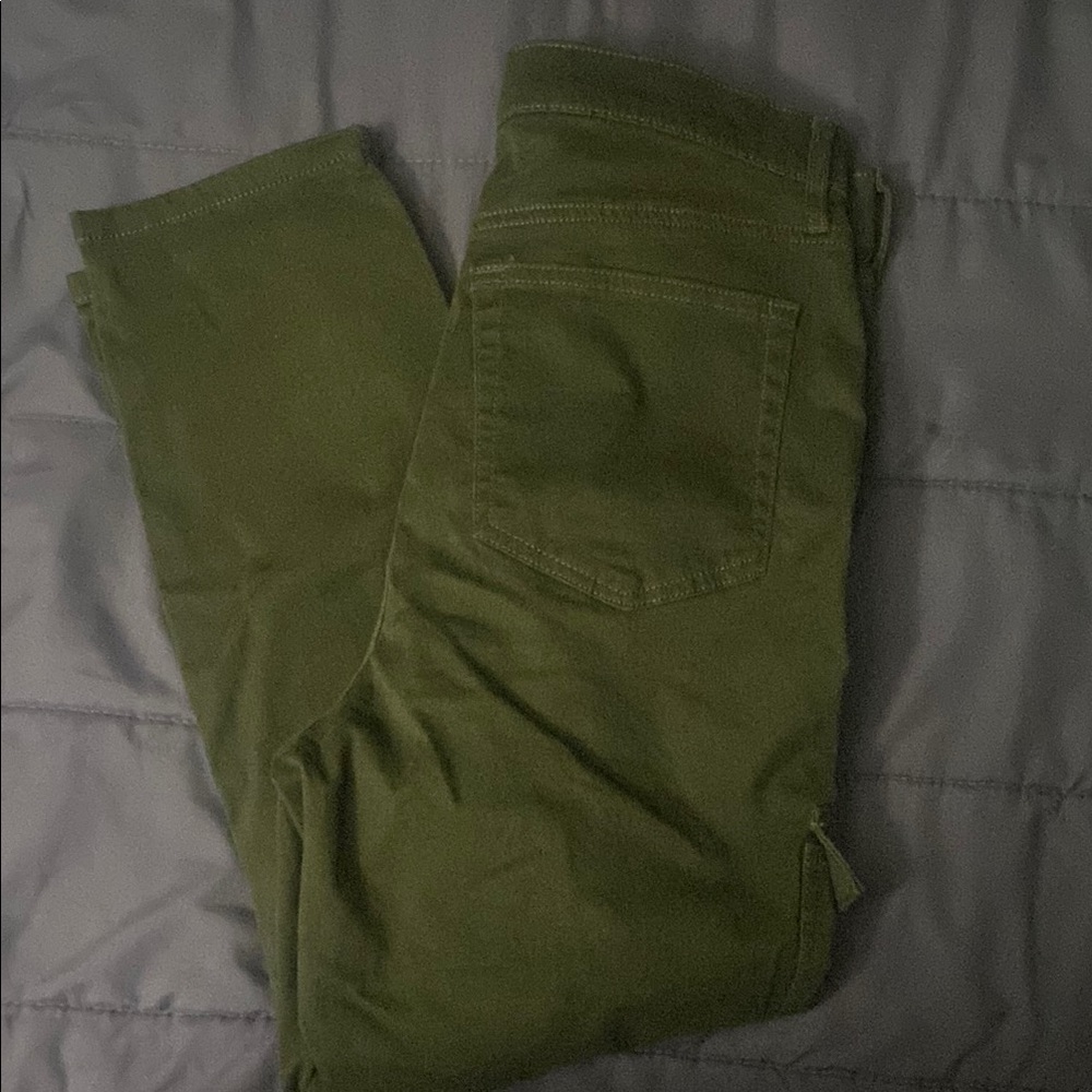 LOFT Olive Green Cargo Pants - Picture 4 of 6
